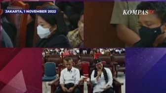 Tidak Bisa Menahan Emosi, Ibu Brigadir J Marah di Depan Ferdy Sambo dan Putri Candrawathi: Sudah Puaskah Kalian