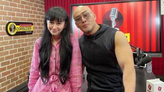 Deddy Corbuzier Sentil Foto Seksi Denise Chariesta, 'Murahan Anda'