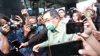 Tampang Bos Maspion Alim Markus Usai Diperiksa KPK Terkait Korupsi Eks Bupati Sidoarjo Saiful Illah