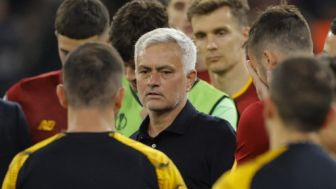 Jose Mourinho Ngamuk AS Roma Dicurangi di Final Liga Europa, Kejar Wasit Anthony Taylor Hingga Parkiran