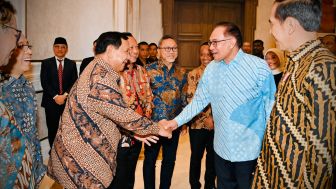 Jokowi Kenalkan Prabowo ke PM Malaysia Anwar Ibrahim: 'Teman Baik Bapak'