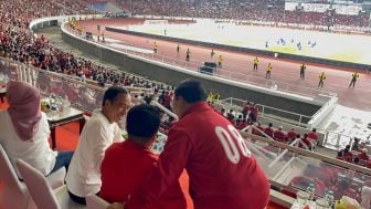 Sambil Nangis, Partai Gerindra Skakmat Jhon Sitorus Soal Jaket Prabowo Kode Presiden RI Ke-8