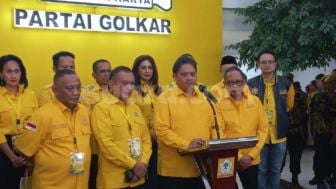 Gonjang-ganjing Bakal Dilengserkan, Airlangga: Kalau Mau Jadi Ketum Golkar, Tunggu Munas 2024