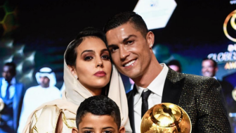 Cantiknya Georgina Rodriguez Pake Kerudung, Pantes Aja Ronaldo Makin Lengket