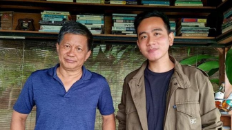 Gibran 'Lemes' Dimarahi Warganet Gegara Berteman dengan Rocky Gerung