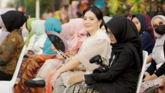 Nagita Slavina Tenteng Tas Mewah di Istana Berkebaya, Harganya Bisa Buat Modal Nikah
