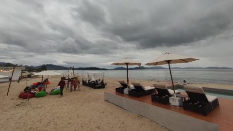 Labolga Beach Club di Tapanuli Tengah, Keindahan Panorama Pantai dengan Hamparan Pasir Putih