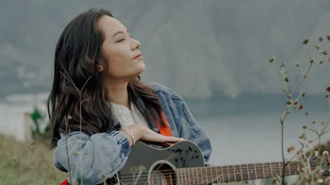 Hanna Pagiet Rilis Lagu Berjudul Memilih Dia