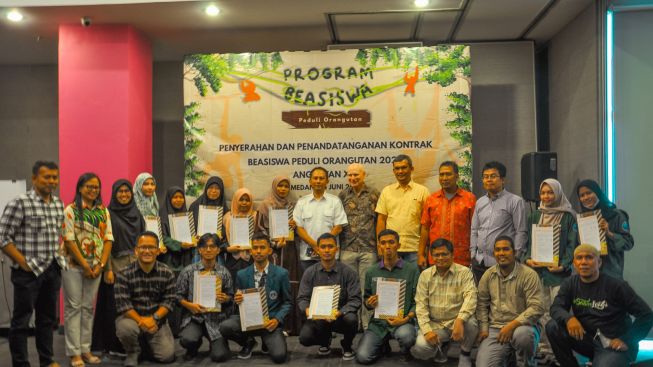12 Mahasiswa Sumut dan Aceh Terima Beasiswa Peduli Orangutan 2022