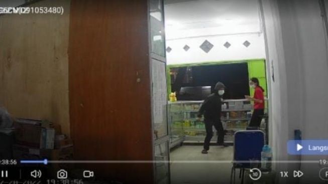 Viral Perampokan Bersenjata di Apotek Medan, Polisi Buru Pelaku