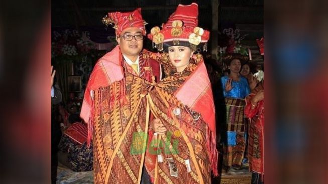 10 Jenis Pakaian Adat dari Suku di Sumatera Utara