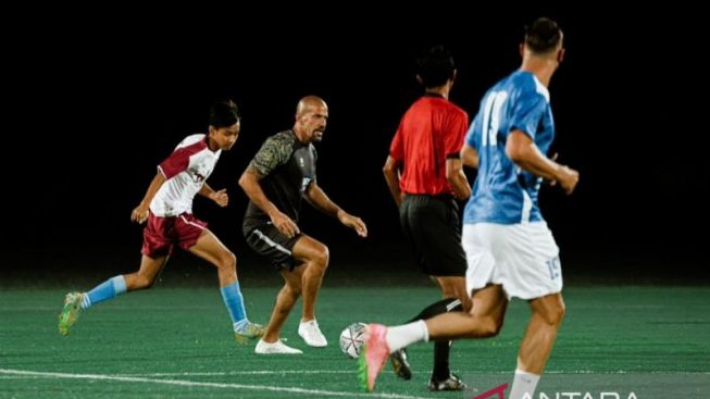 Jajal Langsung, Juan Sebastian Veron Puji Lapangan Latihan Bali United