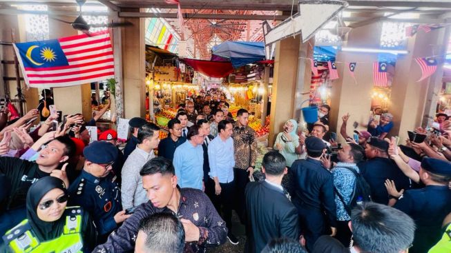 Momen Jokowi Bikin 'Rusuh' Pasar Chow Kit Kuala Lumpur!