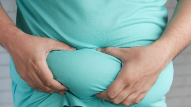 Cuma Bisa Rebahan karena Bobotnya 300 Kg, Pria Ini Dievakuasi ke Rumah Sakit Naik Mobil Pikap