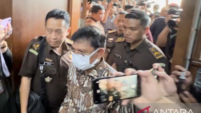 FANTASTIS! Johnny G Plate Diduga Terima Rp 17,8 Miliar dari Korupsi BTS