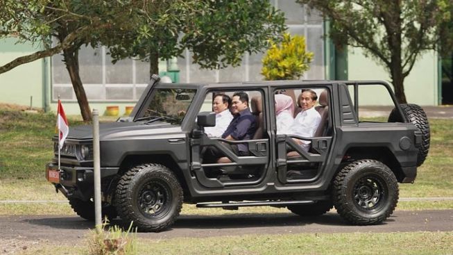 Jokowi Duduk Belakang saat Prabowo Sopiri Erick Thohir, PAN Bicara soal Kode di Pilpres