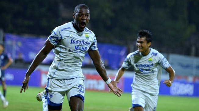 Bekas Striker Gagal Persib Sukses Di Liga Vietnam, Baru Saja Angkat Piala