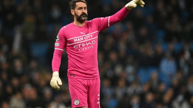 Scott Carson, Jarang Bermain Tapi Sabet 8 Gelar Termasuk Liga Inggris dan Liga Champions bersama Manchester City