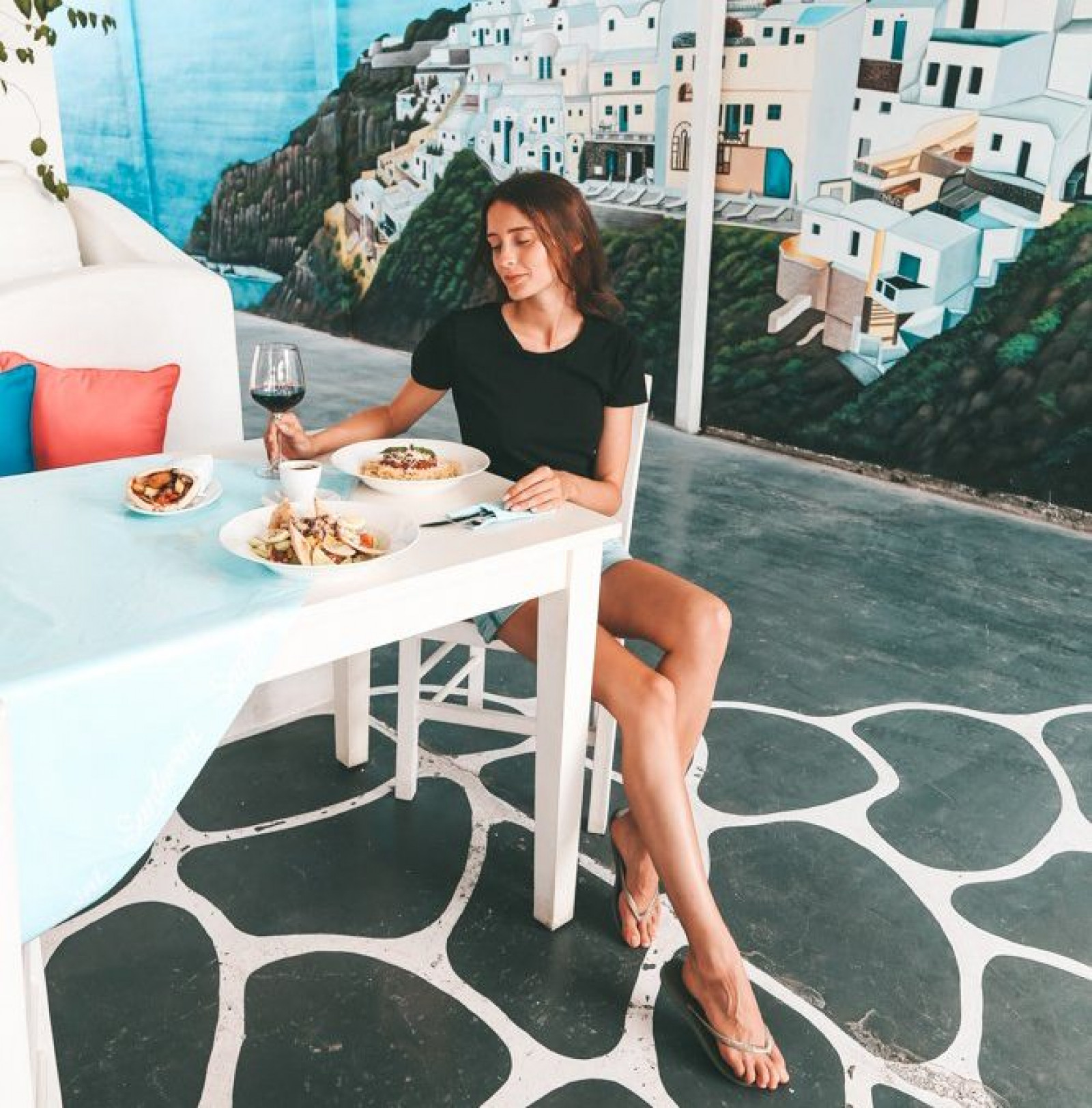 Rekomendasi 5 Kafe Instagramable di Bali, Tempat Nongkrong Super Estetik! - 2