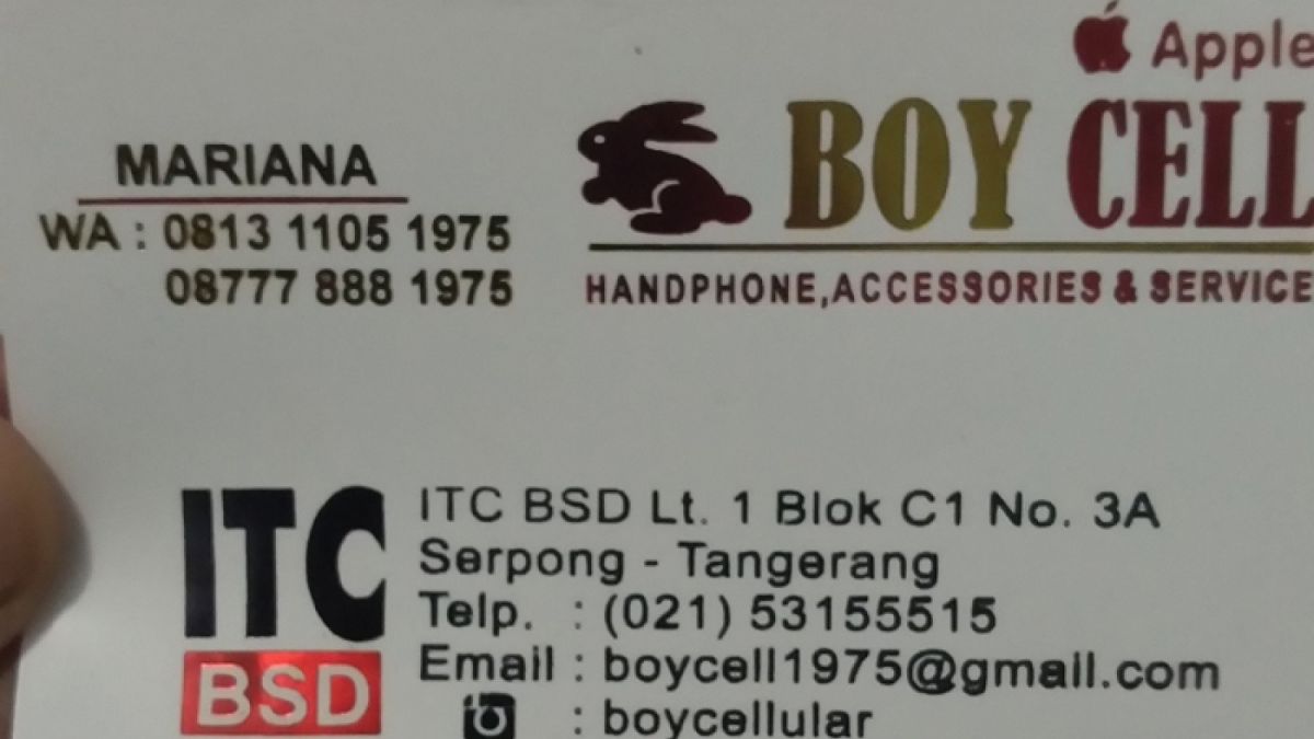 Kartu nama Mariana terduga pencuri cokelat di Alfamart Tangerang Selatan. [Twitter]