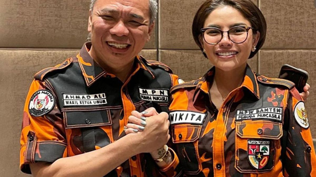 Nikita Mirzani bersama Wakil Ketua Umum Pemuda Pancasila [Instagram Nikita]