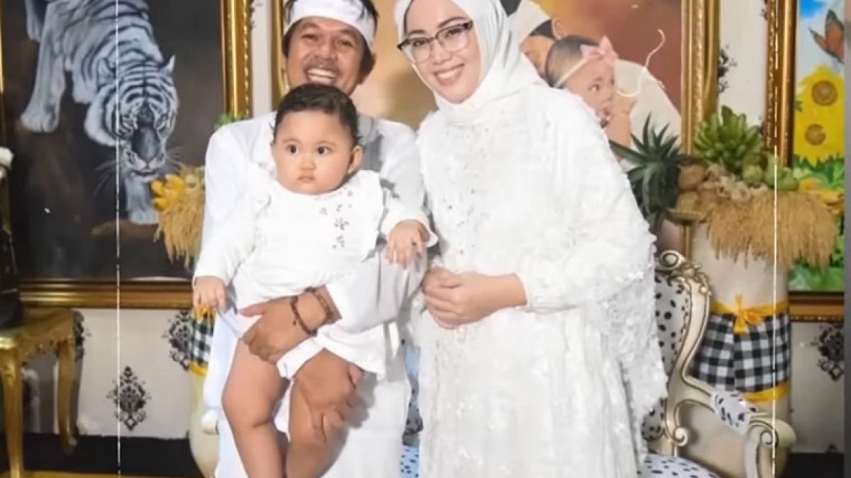 Anggota DPR Ri, Dedi Mulyadi bersama Bupati Purwakarta Anne Ratna Mustika [YouTube]