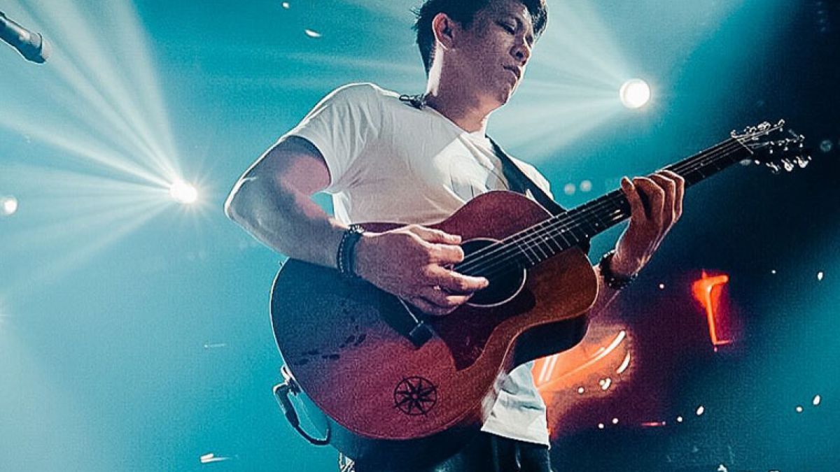 Ariel Noah saat tampil diatas panggung [Facebook]