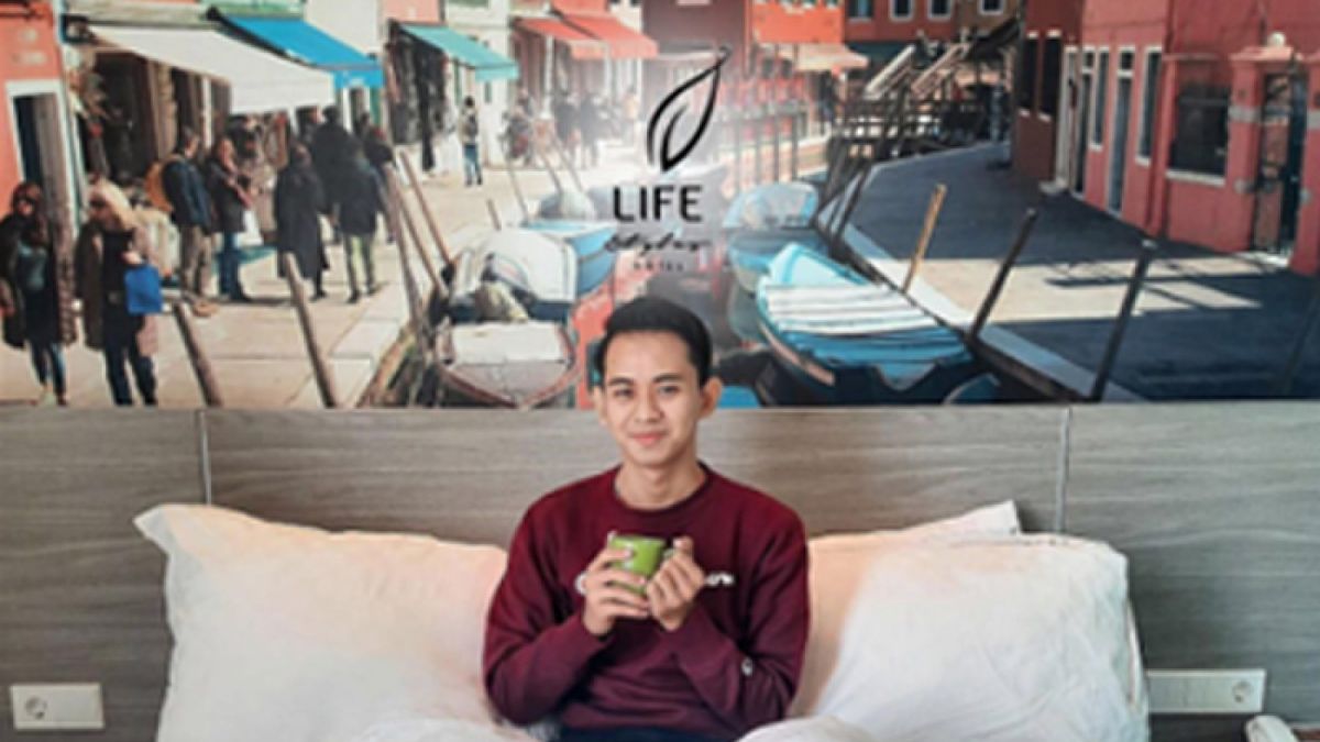 Salah satu kamar di Hotel The Life Styles Surabaya yang ada kemiripan dengan interior hotel di video kebaya merah. [Instagram @lifestyleshotel]