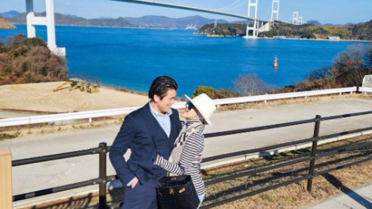 Potret kemesraan Syahrini [Instagram @princessyahrini]