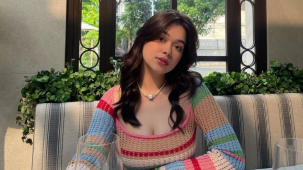 Potret Rebecca Klopper yang menawan dengan Rajut Warna-Warni [@rklopperr]