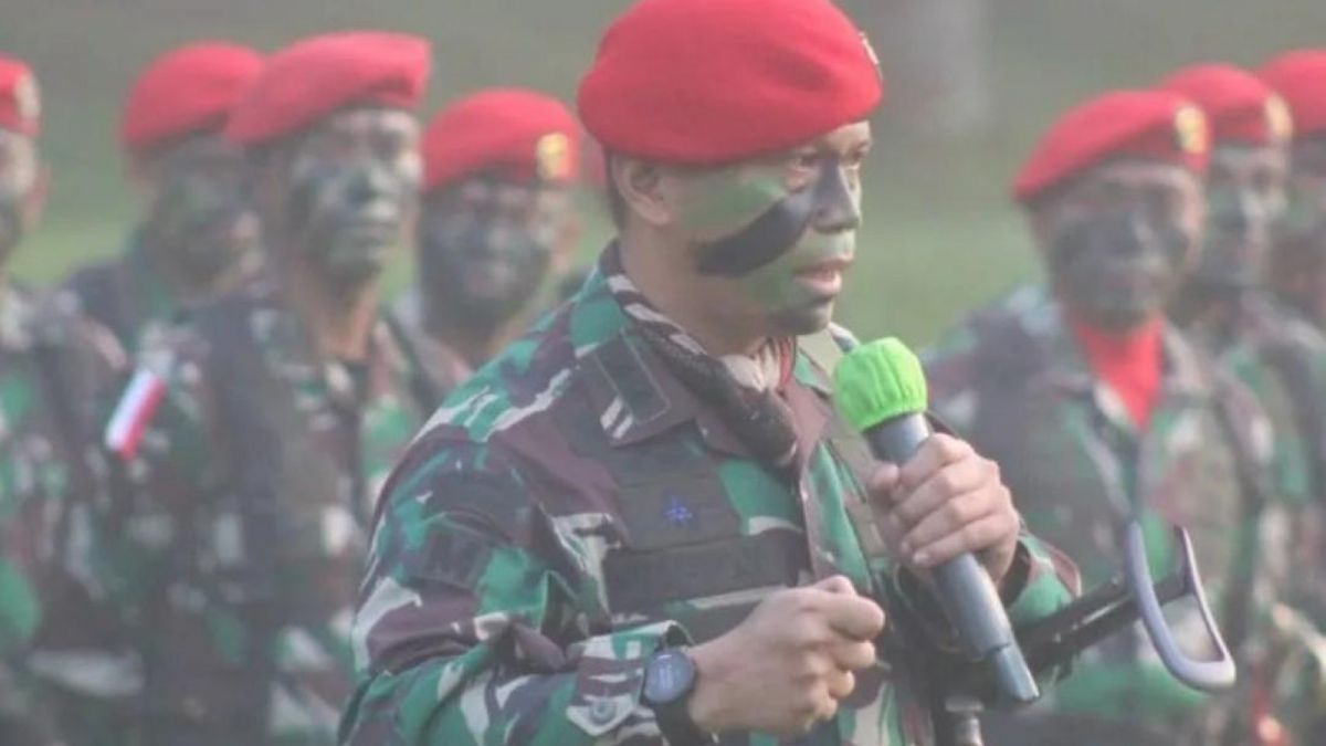 Potret Kolonel Wahyo Yuniartoto saat memimpin pasukan TNI [instagram @wahyo.yuniartoto]