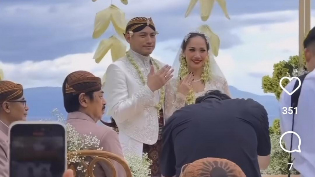 Resmi sebagai Suami  Istri [@bcltiko]