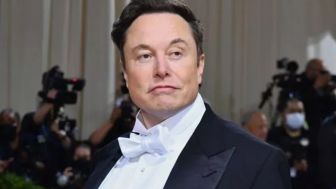 Elon Musk Jawab Tegas saat Ditanya Klub Owner Mobil Tesla Apakah Serius Beli MU