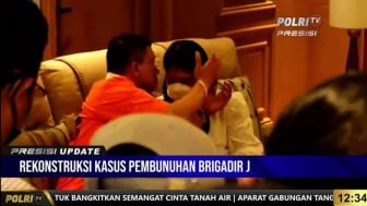 Saat Jenderal Polisi Bintang Dua Ferdy Sambo Kenakan Baju Oranye Tahanan, Diangkut Rantis