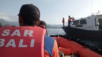 Warga Inggris Hilang Misterius saat Snorkeling Bareng Istri di Padangbai Bali, SAR Masih Cari