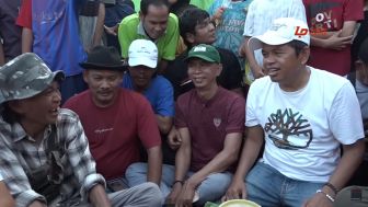 Saat Kang Dedi Mulyadi Temui Kisah Nyata, Mertua Bobotoh Persib Bandung, Menantu Jak Mania, Adem