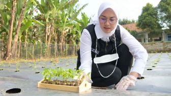 Kang Dedi Super Sibuk, Urusan Ranjang Istri Terabaikan