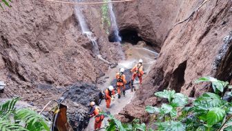 Tiga Warga Tewas Tertimbun Jalan Ambrol di Sidembunut Bangli, Bali