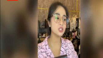 Ditanya soal Nikita Mirzani, Dewi Perssik Bilang Si Jengger Banyak Bacot dan Tukang Ngerusuh