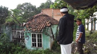 Kang Dedi Mulyadi Tuntut Ini soal 11 Rumah Warga yang Rusak Akibat Proyek Terowongan Kereta Cepat