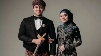 Rizky Billar dan Lesti Kejora Mondok di Pesantren