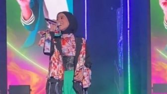 Usai Dianiaya Rizky Billar, Lesti Kejora Tiba-Tiba Konser, Netizen Beri Komentara Pedas: Otak Bergeser