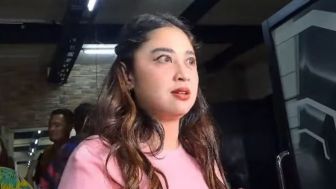 Panas, Dewi Perssik Labrak Fans Lesti Kejora dan Rizky Billar, Bikin Gerah Satu Negara