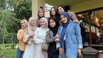 Lesti Kejora Pamer Foto Hangout Bareng Geng Artis, Netizen: Awas Dibanting Lagi, Satu Indonesia Kena Prank