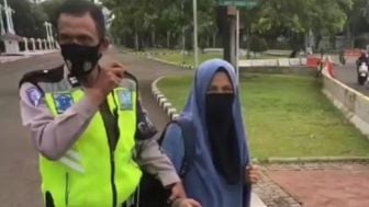 BNPT Ungkap Siapa Perempuan Bercadar yang Todongkan Pistol ke Paspampres, Ternyata