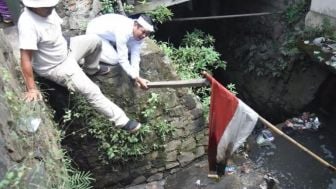 Kang Dedi Mulyadi Makin Terang-terangan Serang Bupati, Sudah Bayar Kebersihan Kok Diberi Hadiah Sampah