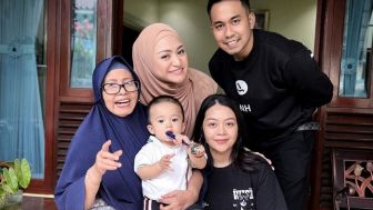 Nathalie Holscher Kian Berani! Pamer Foto Bareng Mertua dan Calon Suami, Netizen: Cowoknya Mirip Ahmad Sahroni