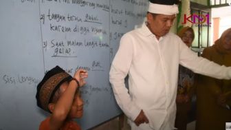 Akhirnya, Anak Mang Agus Pemulung ke Sekolah, Kang Dedi Mulyadi Dapat Pelukan Guru