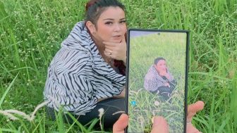 WOW! Jennifer Jill Akui Suka Bugil-bugil di Kolam Renang