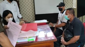 Rugikan Rp5 Miliar Lebih, Manajer Koperasi di Gianyar Dijebloskan ke Tahanan